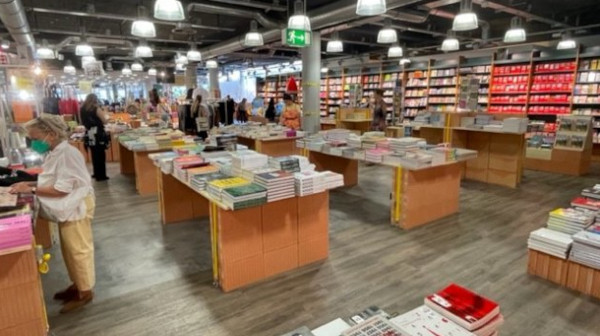 documenta-Kooperation zweier Buchhändler erregt Aufsehen
